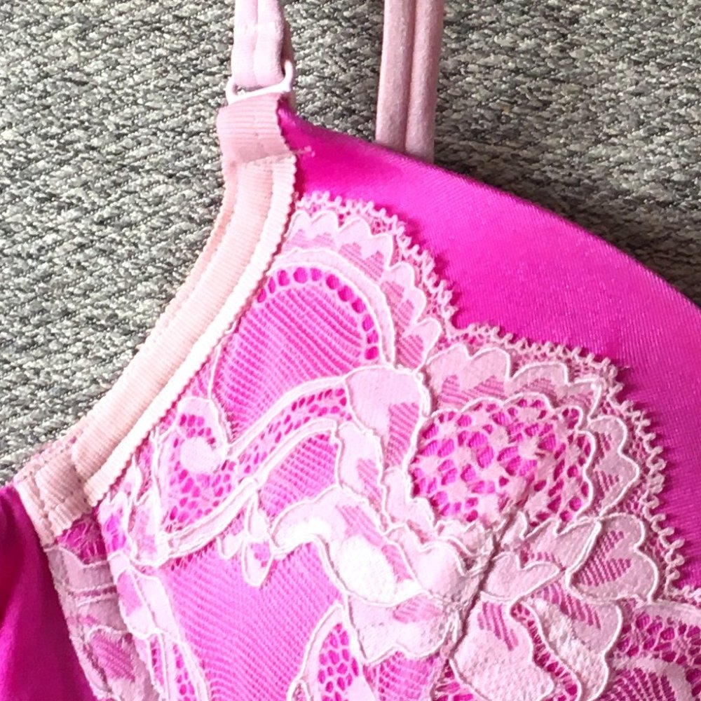 Victoria's Secret 32A Very Sexy Push-Up Bra